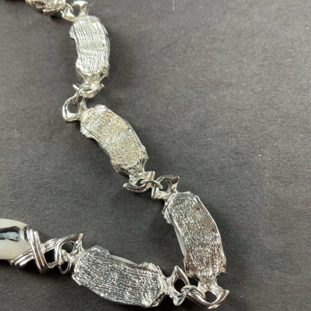 Elegant Zebra Jasper Stone and Silver Tone 20” necklace - Picture 8 of 8